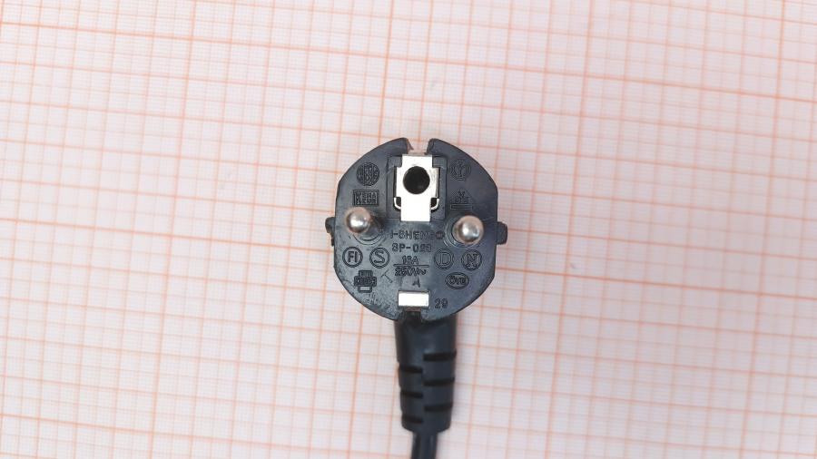 001-619-001 Кабель питания CEE7/7  CEE7/7 Угловой - IEC-C5 3G×0.75мм² 1.5M #3
