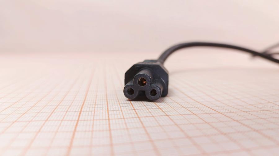 001-619-001 Кабель питания CEE7/7  CEE7/7 Угловой - IEC-C5 3G×0.75мм² 1.5M #5