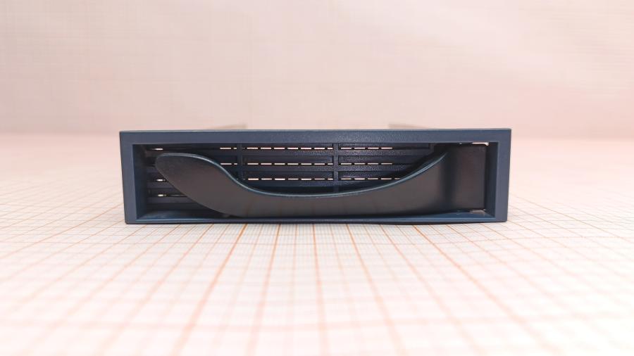 001-580-001 HDD-tray GIGABYTE 3.5" HDD-tray #2