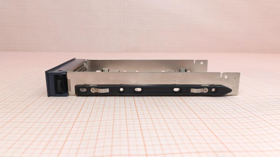 001-580-001 HDD-tray GIGABYTE 3.5" HDD-tray #7