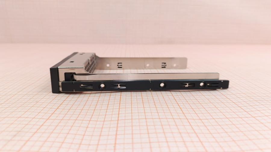 001-626-001 HDD-tray GIGABYTE 3.5" HDD-tray lock #7