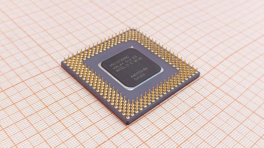 001-697-001 CPU Socket 7 INTEL Pentium A80502-90 #4