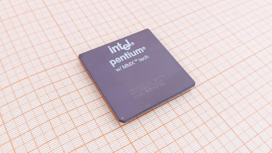 001-699-001 CPU Socket 7 INTEL Pentium A80503166 #1