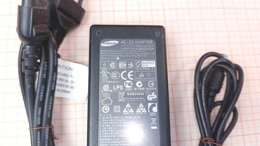 236-003-002 Монитор ЖК SAMSUNG S22A300B #9