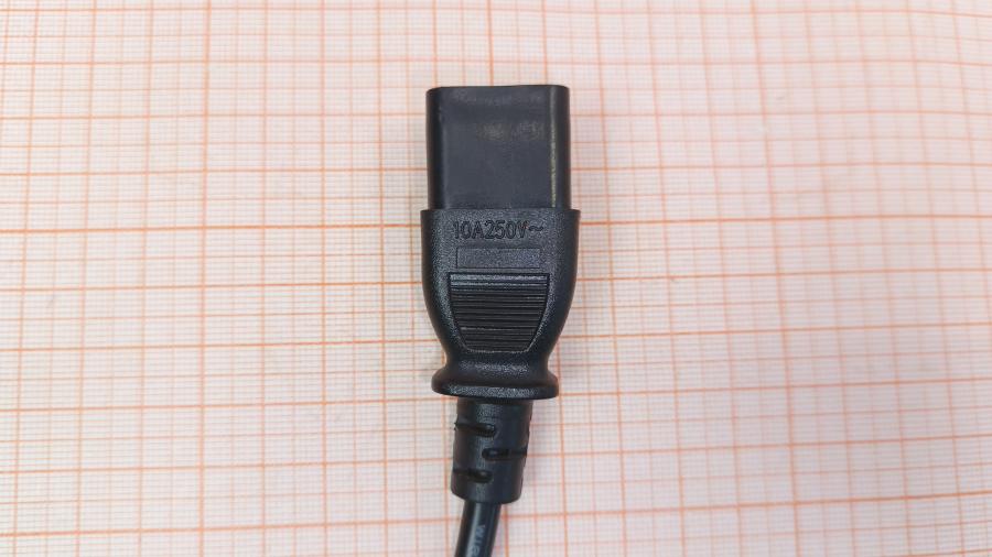 236-053-001 Кабель питания CEE7/7  CEE7/7 Угловой - IEC-C13 3G×0.5мм² 1.8M #4