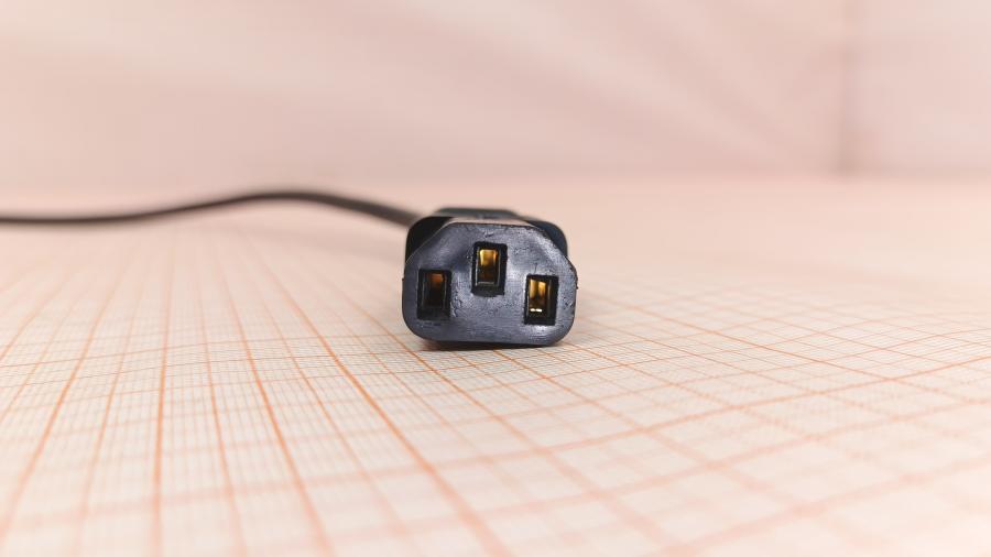 236-053-001 Кабель питания CEE7/7  CEE7/7 Угловой - IEC-C13 3G×0.5мм² 1.8M #5