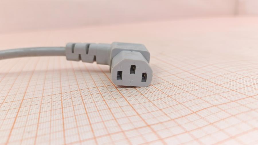 001-729-001 Кабель питания CEE7/7   CEE7/7 - IEC-C13 Угловой 3G×1.0мм² 2.3M #5
