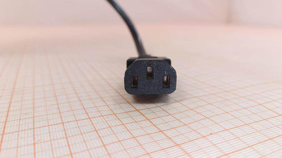 001-730-001 Кабель питания CEE7/7  CEE7/7 Угловой - IEC-C13 3G×1.0мм² 1.8M #5