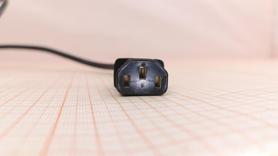 001-732-001 Кабель питания CEE7/7  CEE7/7 Угловой - IEC-C13 3G×1.0мм² 3M #5