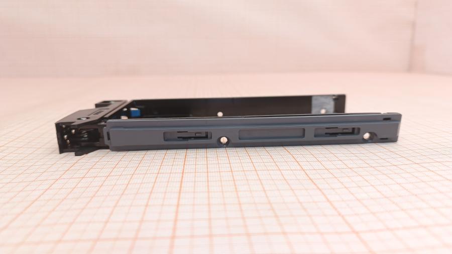 066-113-002 HDD-tray HITACHI DF-F700-TRAY #7