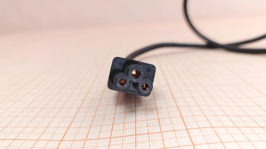 001-807-001 Кабель питания CEE7/7  CEE7/7 Угловой - IEC-C13 3G×0.75мм² 1M #5