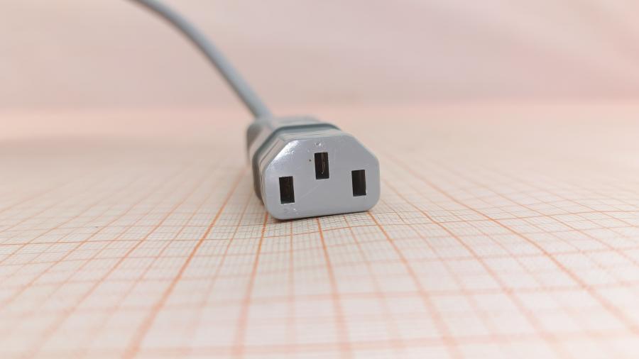 001-809-001 Кабель питания CEE7/7  CEE7/7 - IEC-C13 3G×0.75мм² 1.6M #5