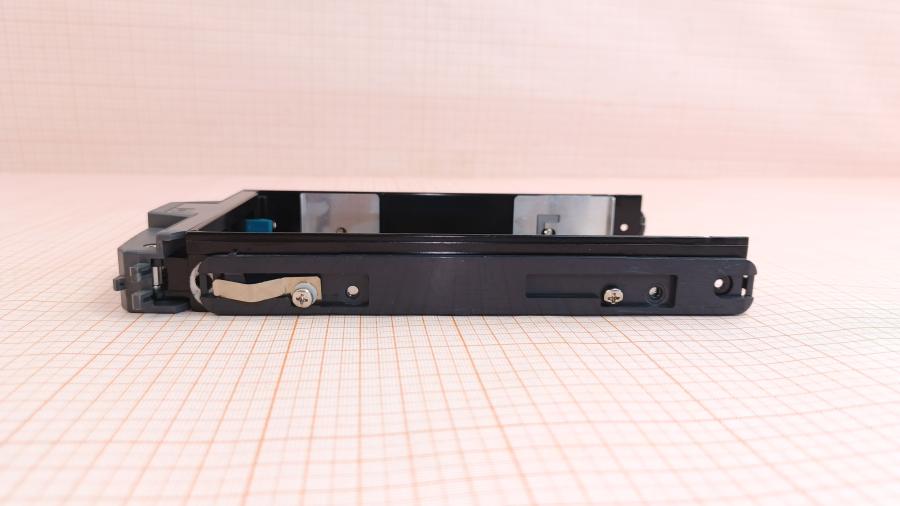 001-833-002 HDD-tray HITACHI 5529292-A #8
