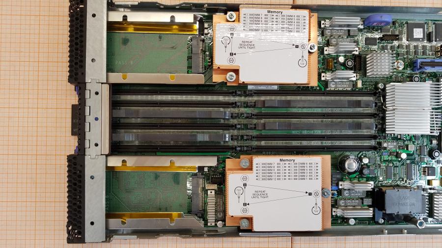 107-054-001 Сервер Blade-System IBM HS22 49Y5118 MT: 7870 #8