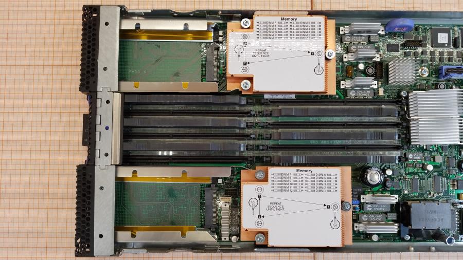 107-054-002 Сервер Blade-System IBM HS22 49Y5118 MT: 7870 #8