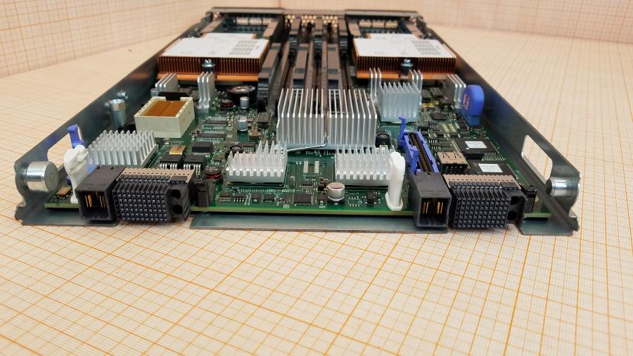 107-055-001 Сервер Blade-System IBM HS22 68Y8186 MT: 7870 #6
