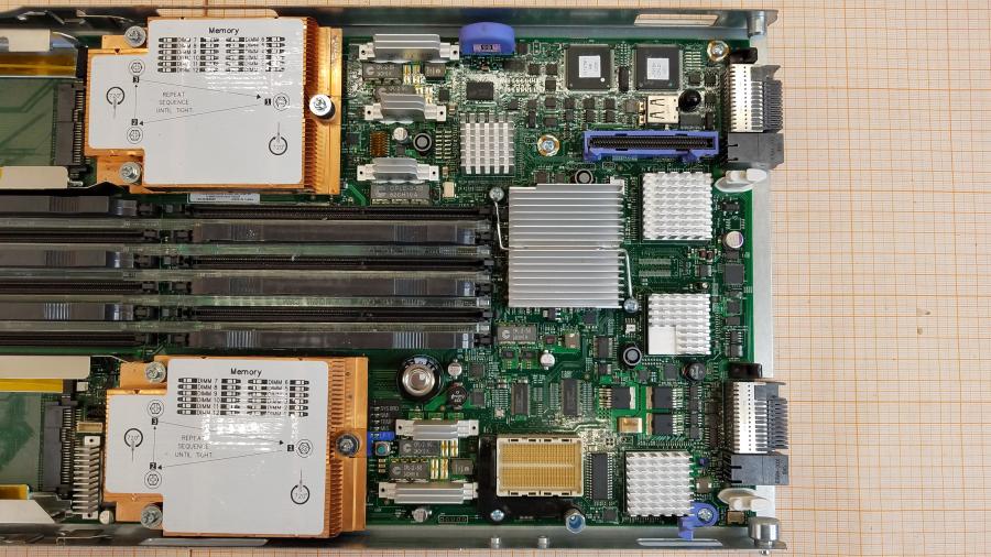 107-055-001 Сервер Blade-System IBM HS22 68Y8186 MT: 7870 #8