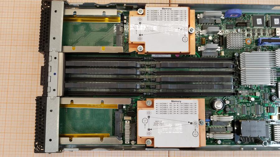 107-054-004 Сервер Blade-System IBM HS22 49Y5118 MT: 7870 #9