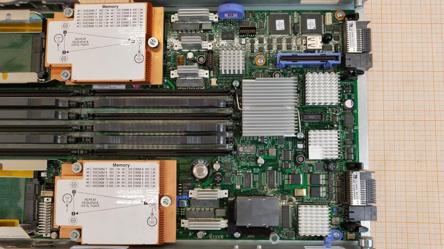 107-054-004 Сервер Blade-System IBM HS22 49Y5118 MT: 7870 #10