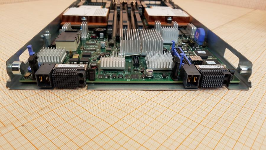 107-054-005 Сервер Blade-System IBM HS22 49Y5118 MT: 7870 #7