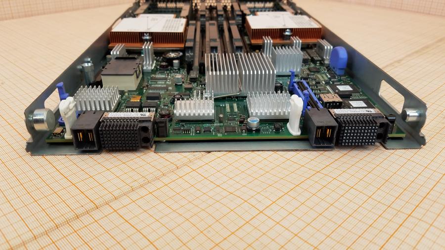 107-054-006 Сервер Blade-System IBM HS22 49Y5118 MT: 7870 #7