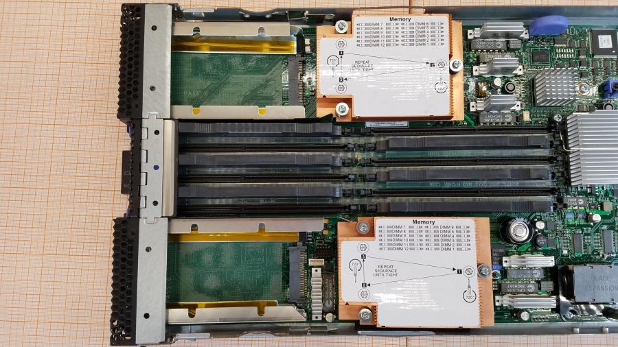 107-054-006 Сервер Blade-System IBM HS22 49Y5118 MT: 7870 #9
