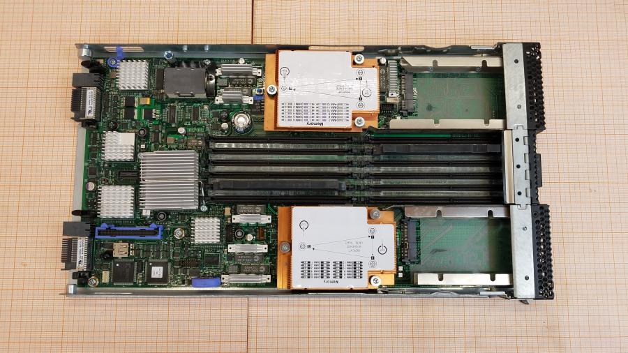 107-054-009 Сервер Blade-System IBM HS22 49Y5118 MT: 7870 #8