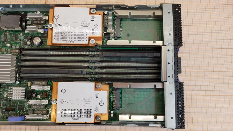 107-054-009 Сервер Blade-System IBM HS22 49Y5118 MT: 7870 #9