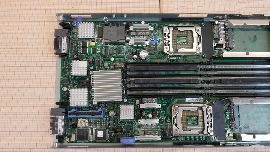 107-054-010 Сервер Blade-System IBM HS22 49Y5118 MT: 7870 #9
