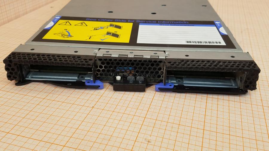 107-011-025 Сервер Blade-System IBM HS22 68Y8000 MT-8677 #2
