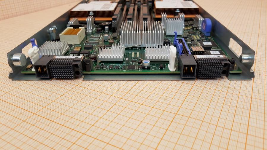 107-011-025 Сервер Blade-System IBM HS22 68Y8000 MT-8677 #6