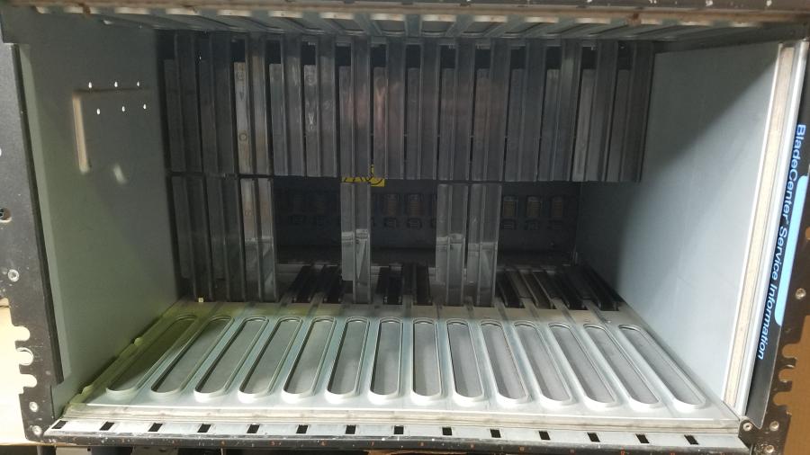 107-058-001 Chassis Blade-System IBM BladeCenter E MT: 8677 42C9710 #2