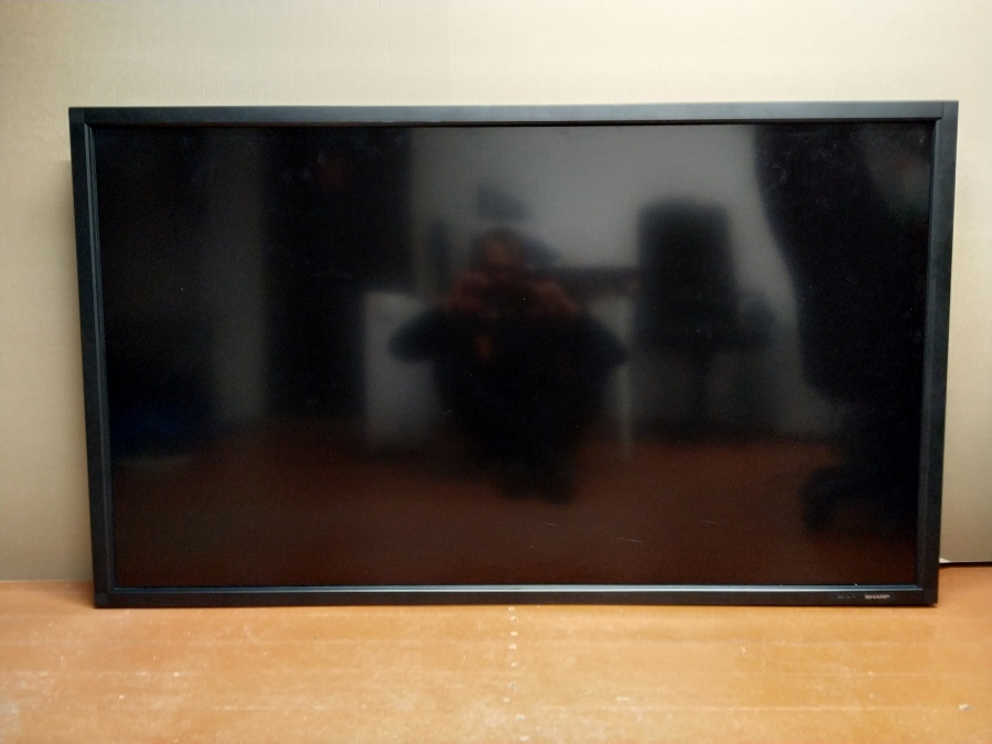 174-106-001 Монитор ЖК SHARP PN-E602 #1