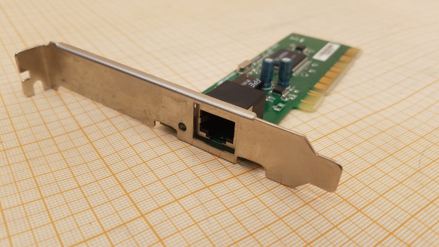 174-139-001 LAN D-LINK DFE-520TX #1