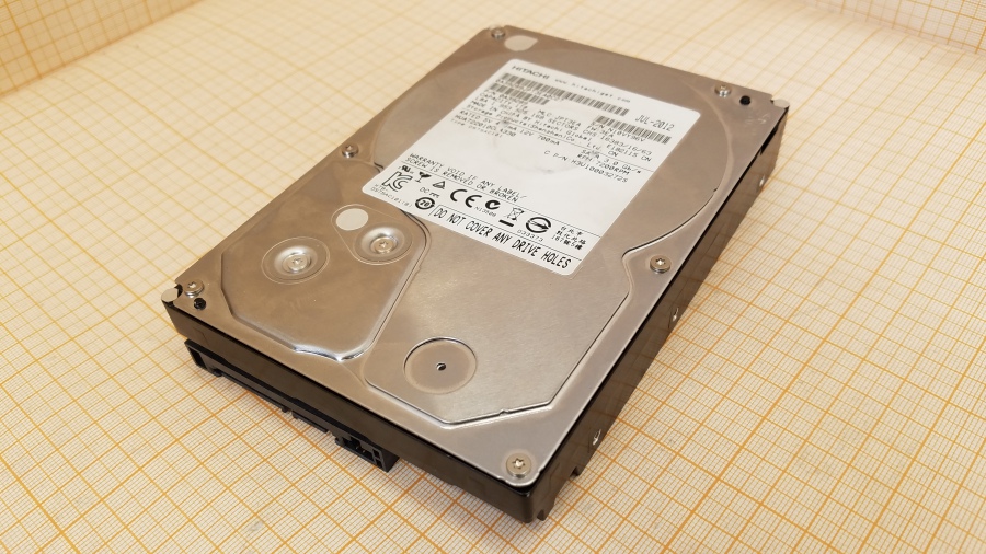 172-071-001 HDD 3.5" SATA HITACHI HUA722010CLA330 #1