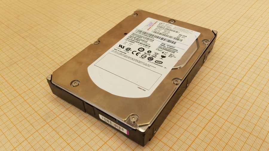 165-093-001 HDD 3.5" SAS IBM 39R7344 #1