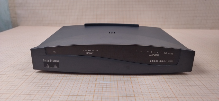 043-011-004 Маршрутизатор CISCO SOHO 91 #1