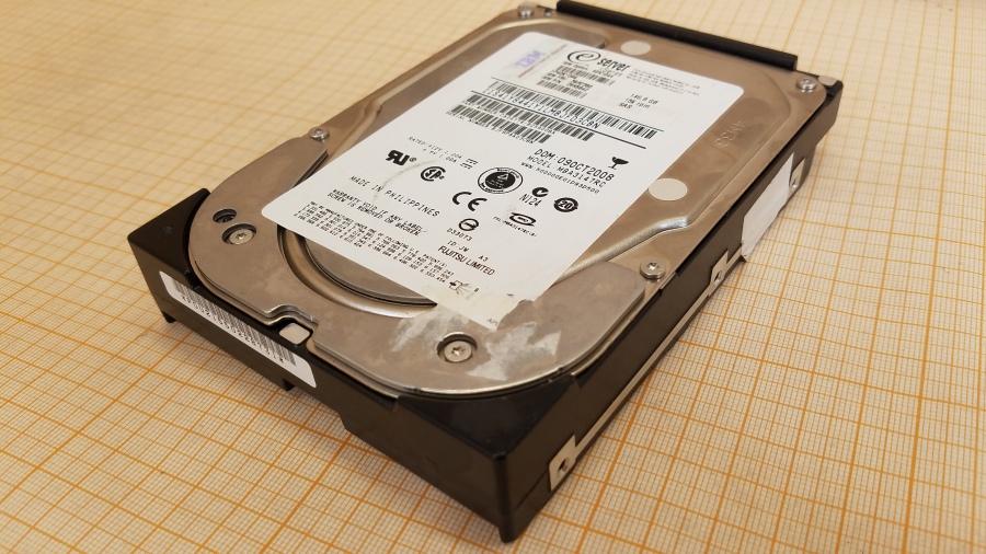 165-105-001 HDD 3.5" SAS IBM 39R7350 #1