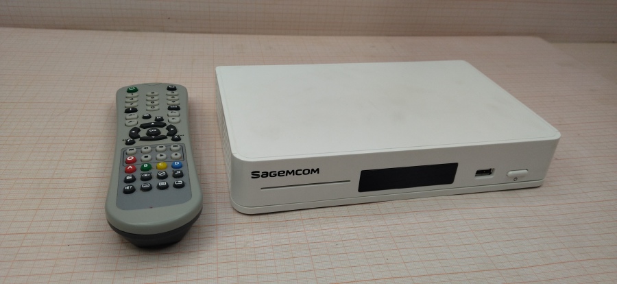 168-034-001 IPTV приставка SAGEM ITAD83 #1