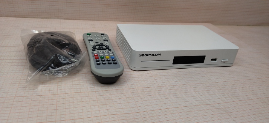 168-034-002 IPTV приставка SAGEM ITAD83 #1
