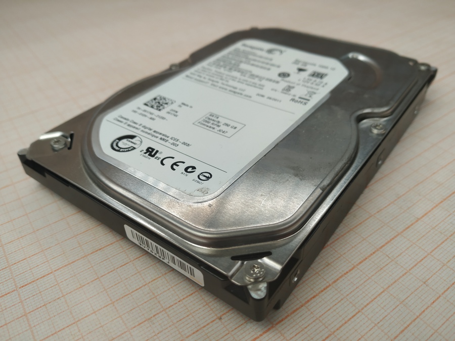 173-151-001 HDD 3.5" SATA SEAGATE ST3250312AS #1
