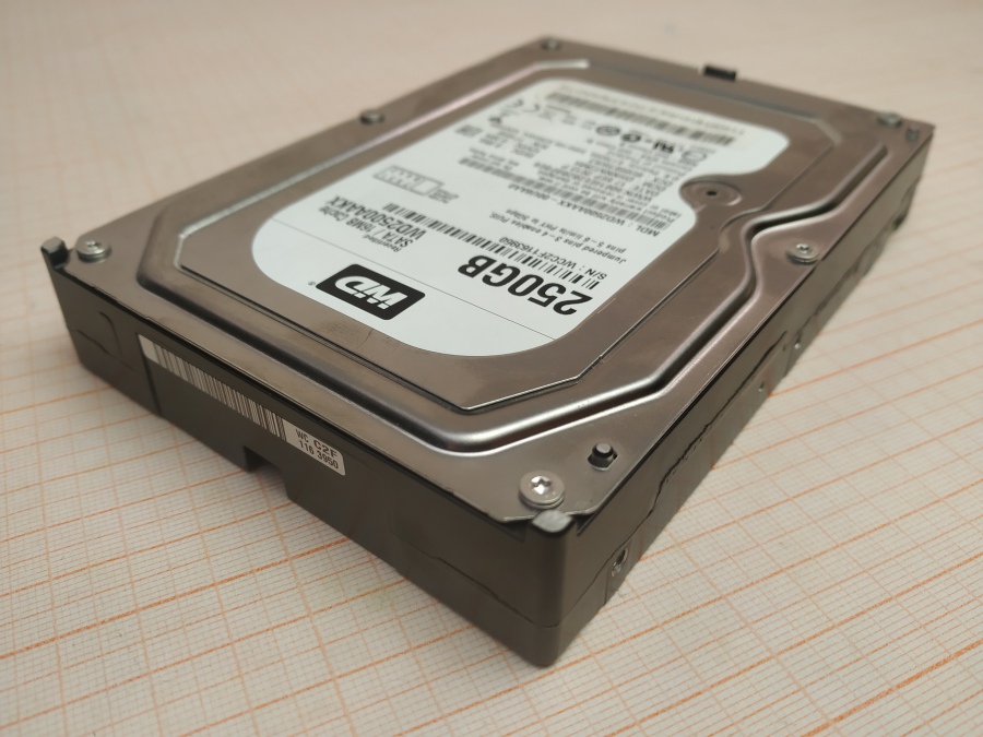 173-153-001 HDD 3.5" SATA Western Digital WD2500AAKX #1