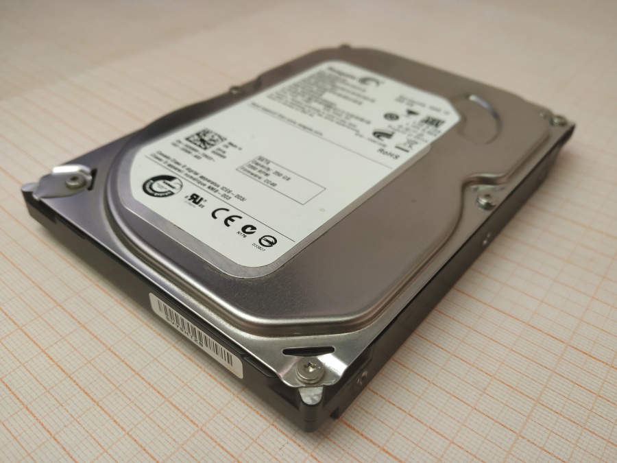 173-154-002 HDD 3.5" SATA SEAGATE ST3250318AS #1