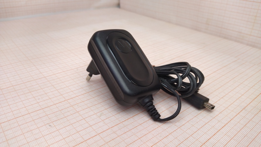 088-435-001 СЗУ для мобильных устройств Motorola DCH3-05EU-0300 #1
