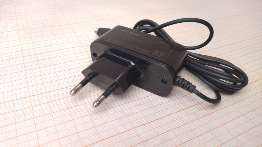 088-468-001 СЗУ для мобильных устройств NOKIA AC-10E #1