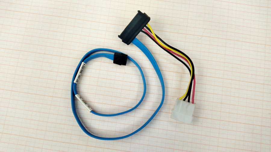 111-024-001 Кабель SFF Amphenol AST1392-004 #1