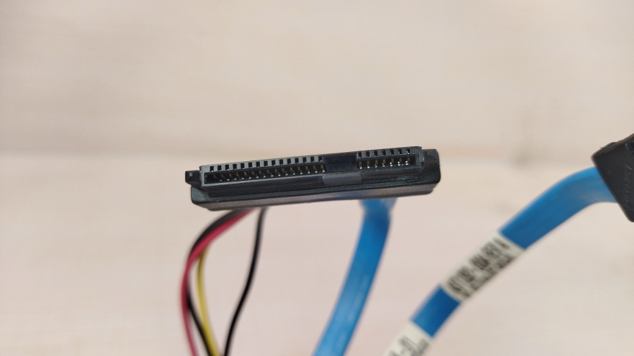 111-024-001 Кабель SFF Amphenol AST1392-004 #4