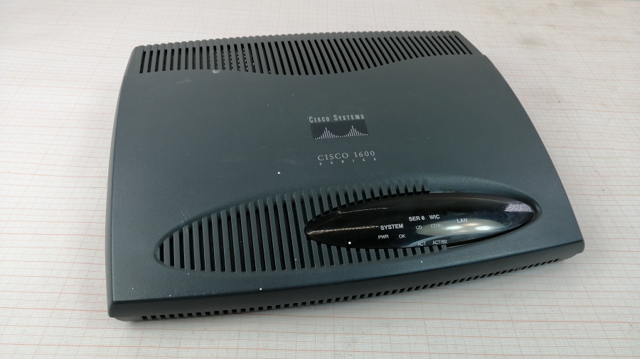 168-051-002 Маршрутизатор CISCO 1601-R #1
