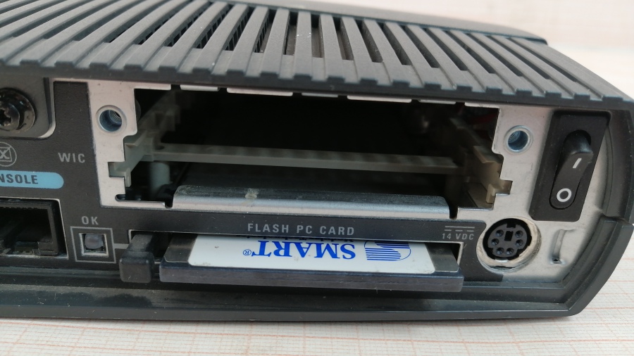 168-051-002 Маршрутизатор CISCO 1601-R #6