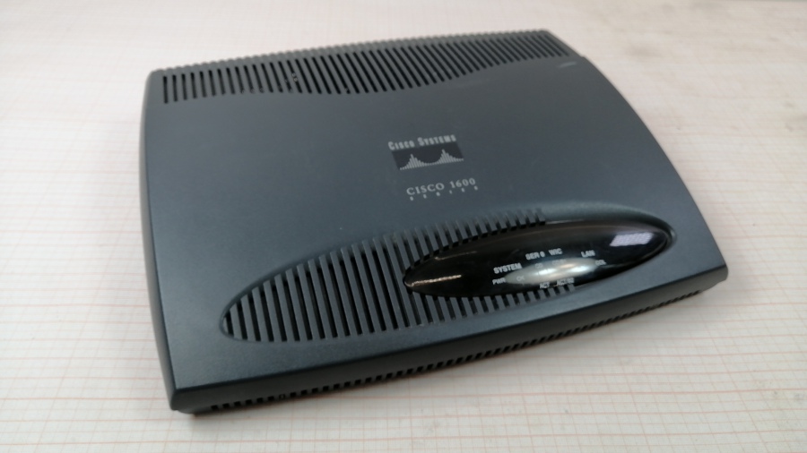 168-051-003 Маршрутизатор CISCO 1601-R #1